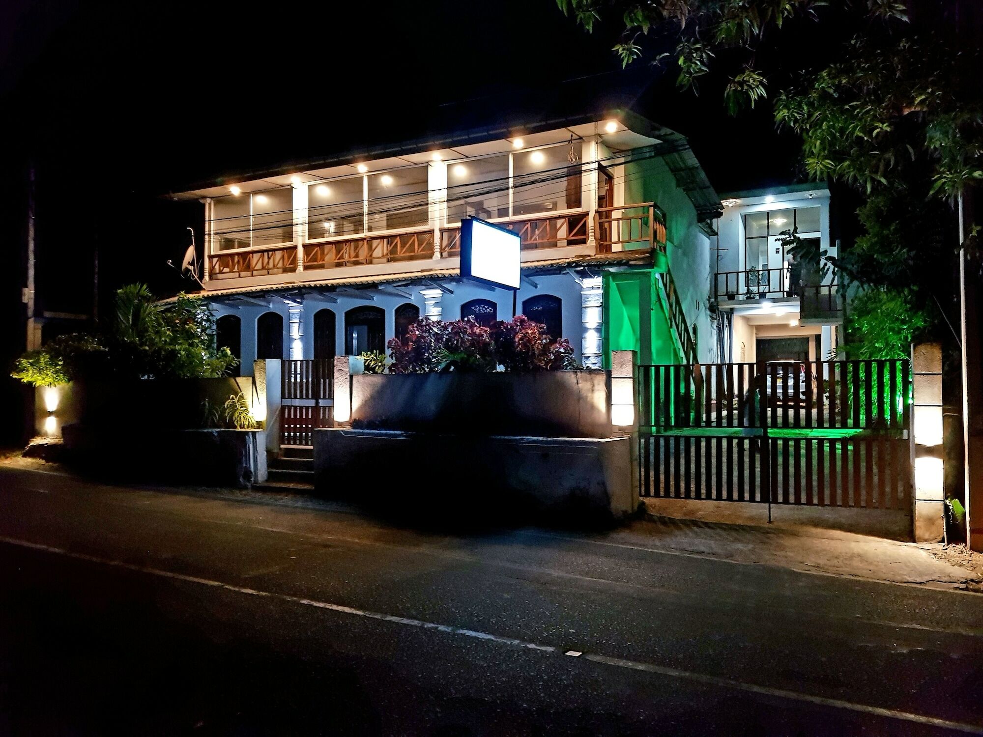 Villa Blue Ocean Mirissa Eksteriør bilde